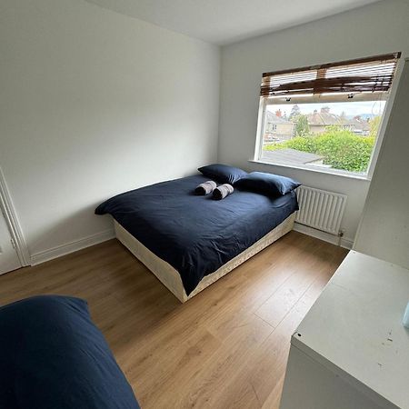 Nice Triple Room At 2 Iveragh Rd-6 Dublín Exterior foto